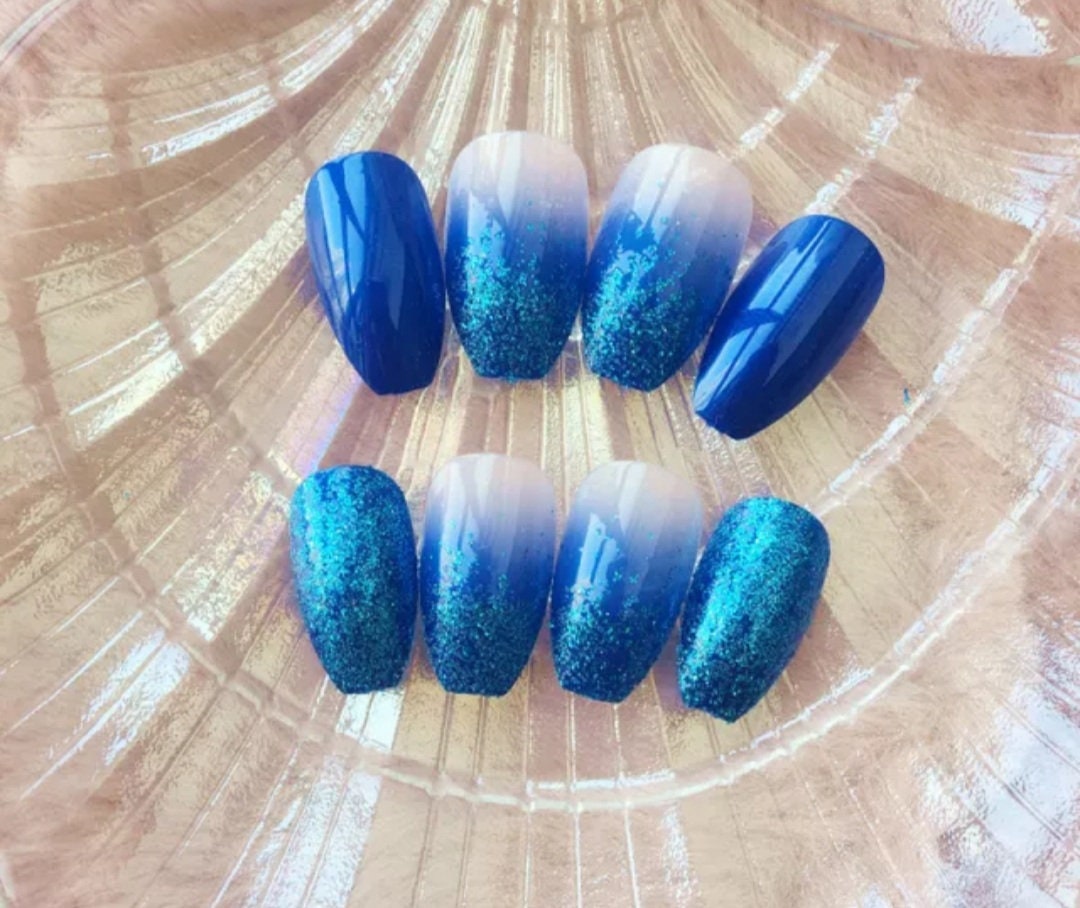 24 Blue Clear Medium Press On Nails Glossy medium Blue glue on magnet Pink almond coffee ombre glitter