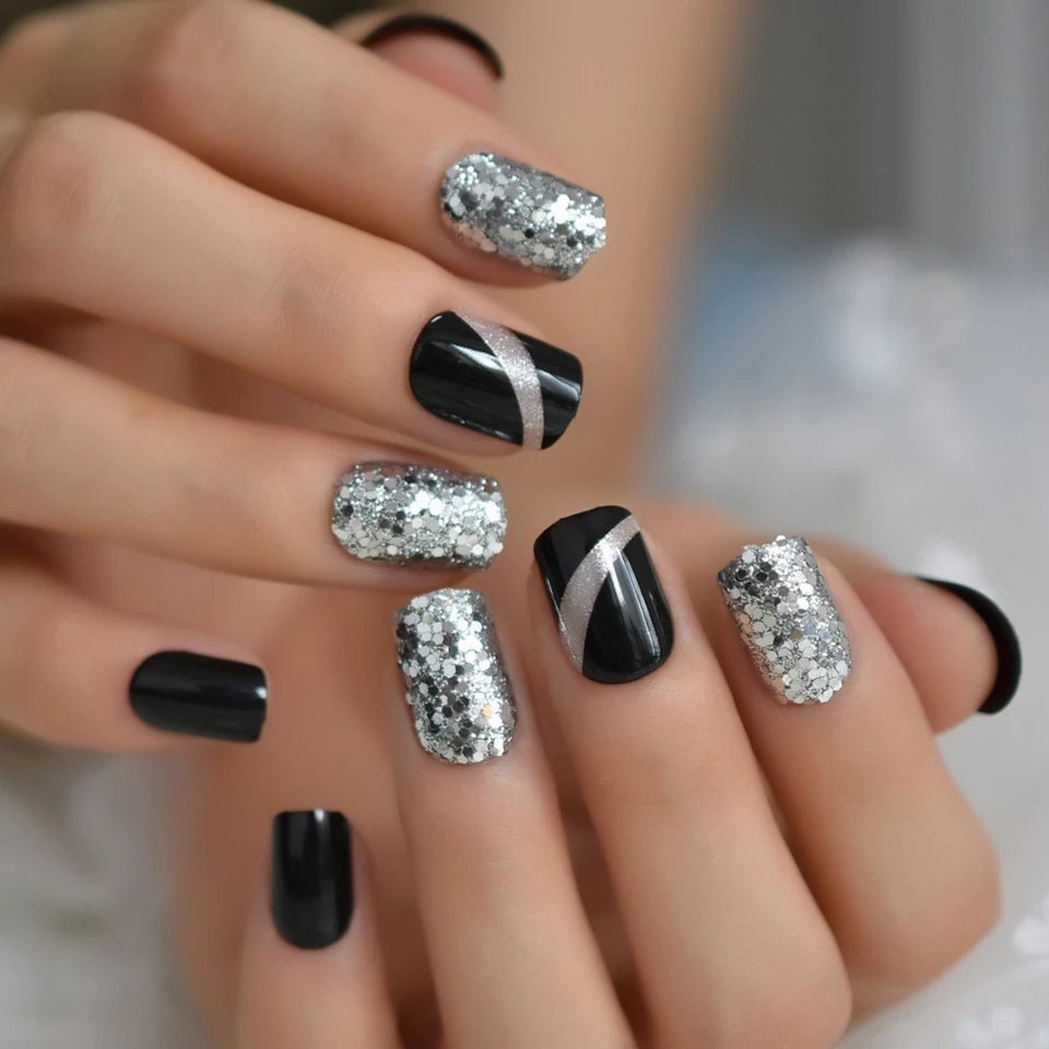 24 Pcs Black Silver Glitter Elegant Short Press On Nails Glue on kit square glam