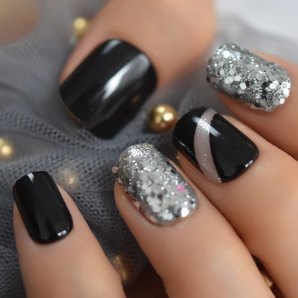 24 Pcs Black Silver Glitter Elegant Short Press On Nails Glue on kit square glam
