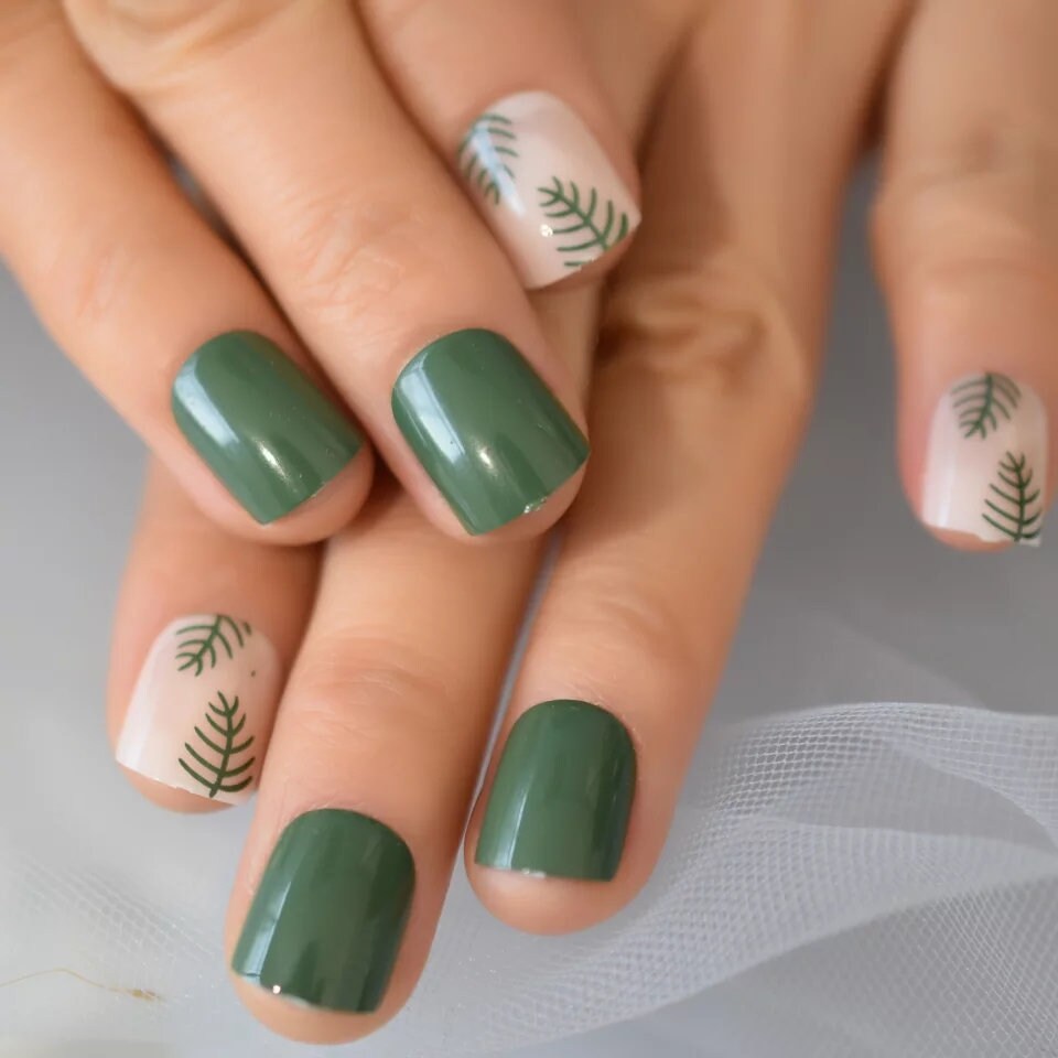 24 Green Short Press On Nails leaf nude glue on classic manicure dark vine veg clear design fern foliage
