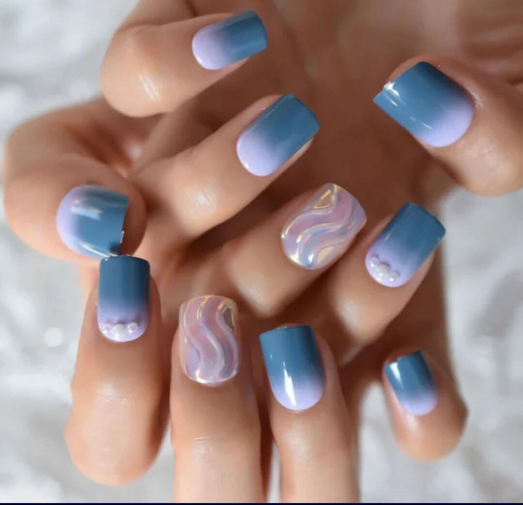 24 Unique Short Press On Nails Ombre purple blue holographic Glue On trendy Unicorn swirl texture artsy multicolor