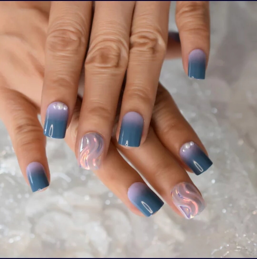 24 Unique Short Press On Nails Ombre purple blue holographic Glue On trendy Unicorn swirl texture artsy multicolor