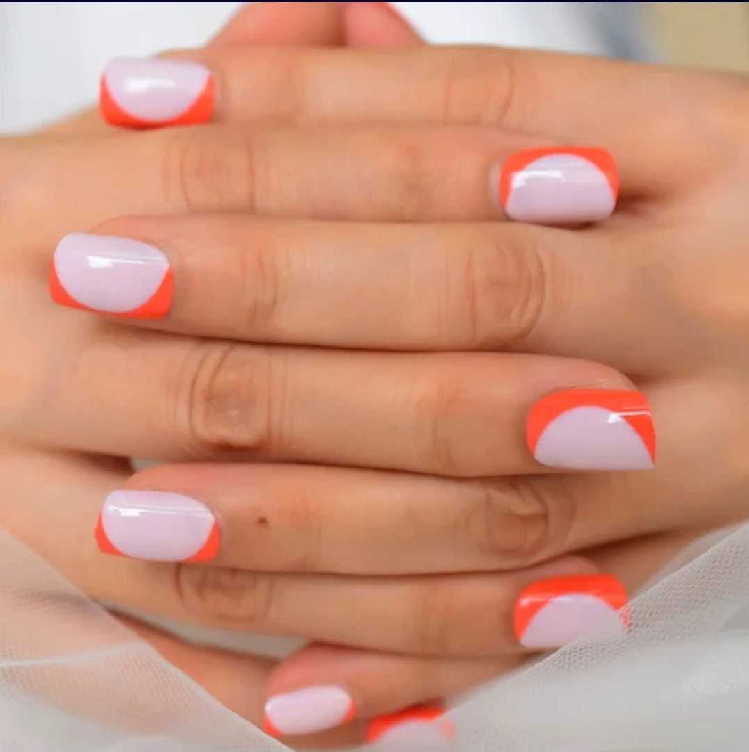 24 Nude Orange rim circle design Short press on nails glue on pink manicure swirl trendy